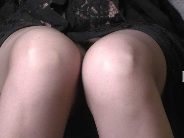相片 33mistress33 Serve at my silky legs. Pm 25. #pantyhose#heels#humiliation#feet#strapon#joi#cei#sph#cbt#edge#sissy#feminization##chastity#cuckold