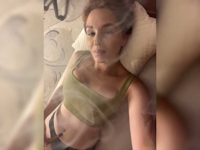 广播屏幕截图 1_Aariella_1