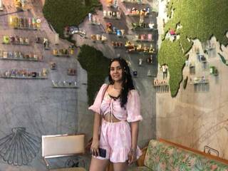 色情视频聊天 adharawalker