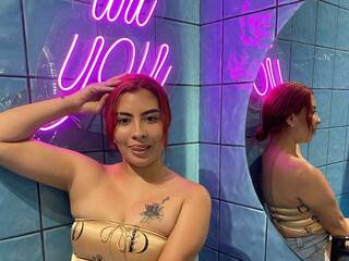 色情视频聊天 Adara-Monroe