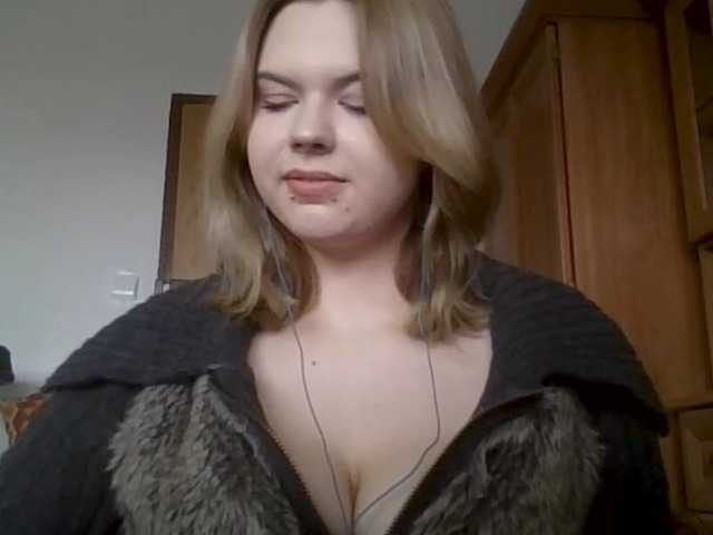 相片 AileenGold #babe #sexy #hot #college #fetish #femdom #lingerie #bigtits #piercing