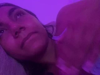 色情视频聊天 Alahia