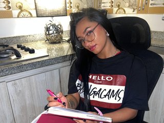 色情视频聊天 Alana-11