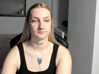 色情视频聊天 AlexaKisses