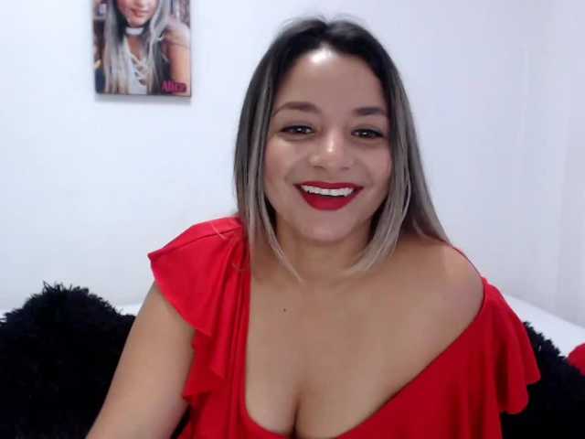 相片 alicequeenx hello guys welcome to my room im new model in here help me complette my goal and enjow the show #latina#curvy#hot#blonde#pvt#dildo#cum#squirt#pvt