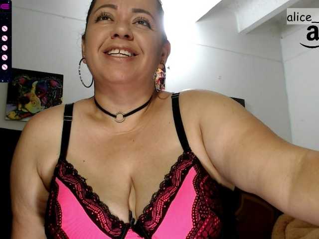 相片 AliceTess Let's have a great time together, make me feel happy and horny with u tips!! #milf #latina #mature #bigtits