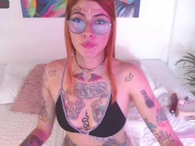相片 AliciaLodge I escape from the area 51 to fuck with you ... CONTROL DOMI+ NAKED+FUCK ASS 666TIPS #new #teen #tattoo #pussy #lovense