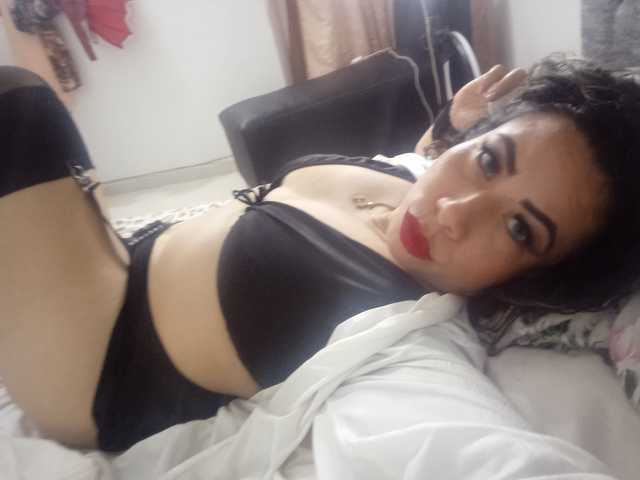 个人资料的照片 alondrahot82