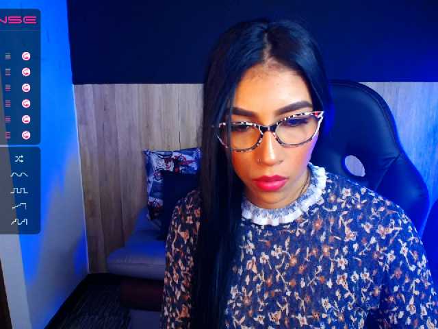 相片 Alonndra Back in my office a lot of paperwork, and a lot of wet fantasies ♥ ♥ - @GOAL: CUM show ♥ every 2 goals reached: SQUIRT SHOW 204 #office #secretary #bigboobs #18 #latina #anal #young #lovense #lush #ohmibod