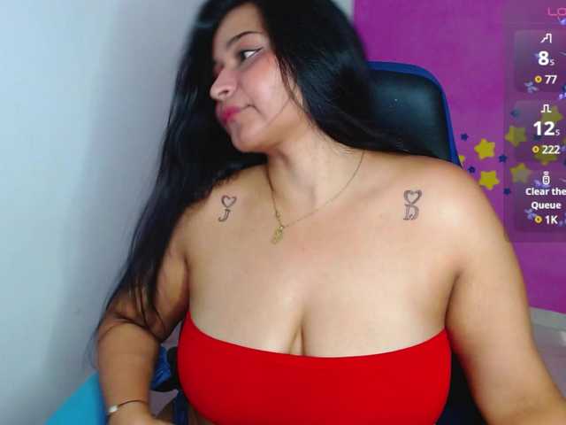 相片 Alyson- #latina #bbw #natural #squirt #curvy #young #big tits #big ass