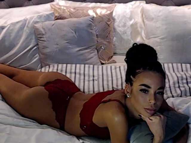 相片 amarettarose Inst amarose_retta I am saving up for a toy Lovensе 9000 tokens so that you can control my pussy and give me pleasure! number of already collected tokens 4483 left to collect 4517