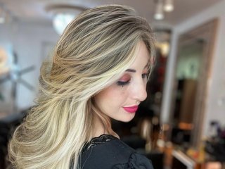 色情视频聊天 AndreinaSuann