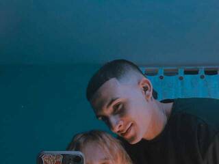 色情视频聊天 angieandliam