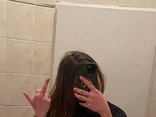 色情视频聊天 anirie_findom