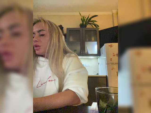 广播屏幕截图 anna12193