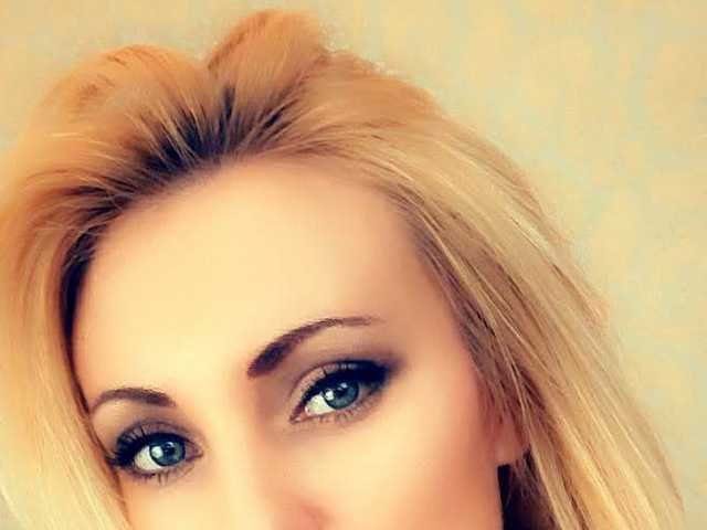 个人资料的照片 AnnaDeVille