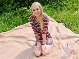 色情视频聊天 AnnaHappy18