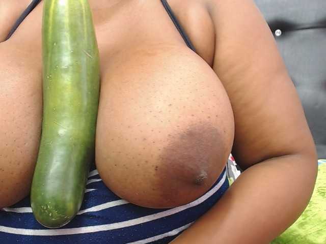 相片 antonelax #ass #pussy #lush #domi #squirt #fetish #anal deep cucumber #tokenkeno