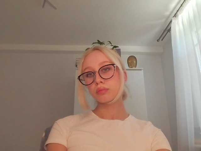 广播屏幕截图 AnyaDirty