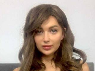 色情视频聊天 ArinaNature