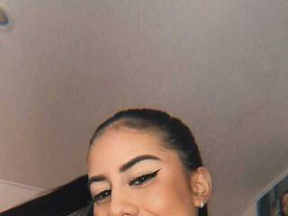 色情视频聊天 AriWeet