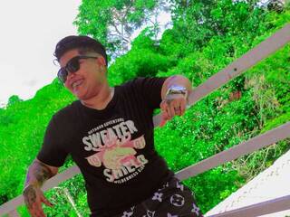 色情视频聊天 Artemis-Rosse