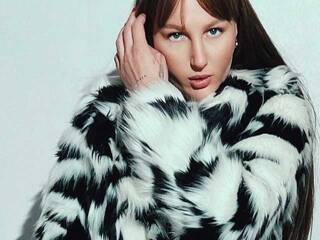 色情视频聊天 AtanaWillis