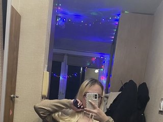 色情视频聊天 AvaDollz