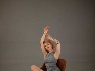 色情视频聊天 Aylathemoon