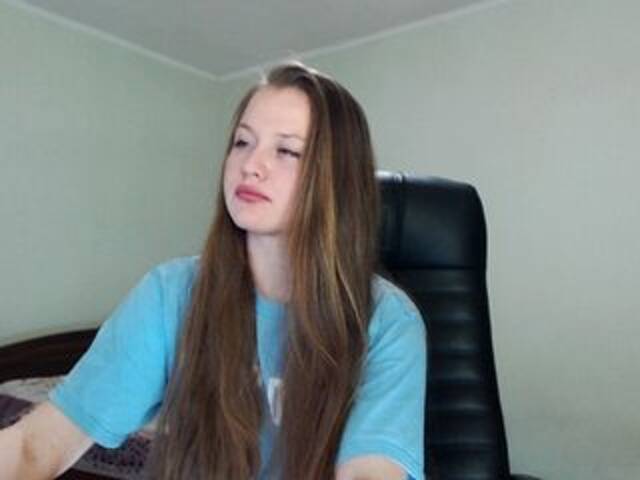 广播屏幕截图 _YoungGirl_