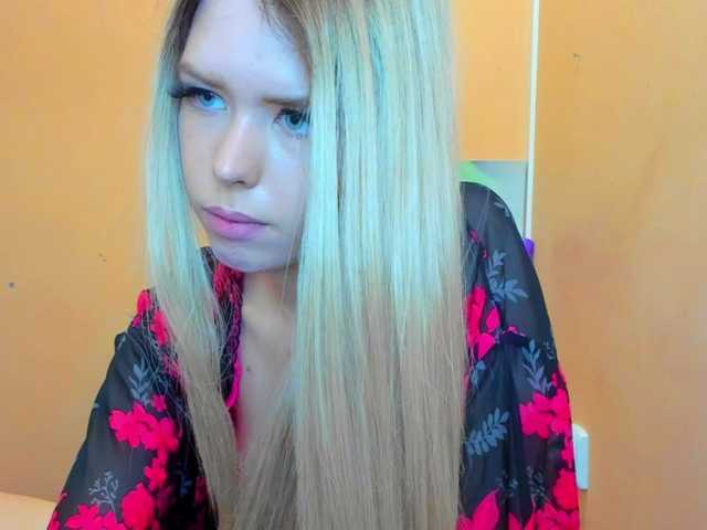 相片 BarbieMuffy Daddy's girl here! #18 #blond #teen #feet #mistress #dominant #ass #analshow