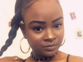 个人资料的照片 QUEENQuinnXXX