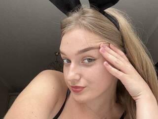 色情视频聊天 Bellatrisssaaa