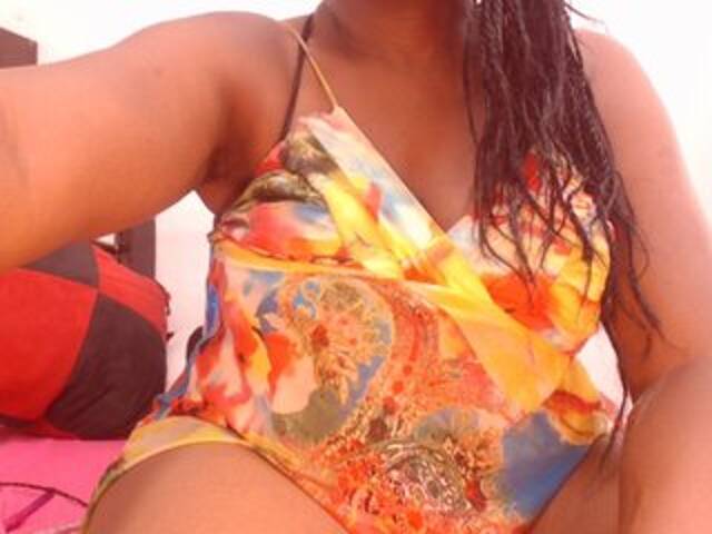 广播屏幕截图 BigBustyBlack