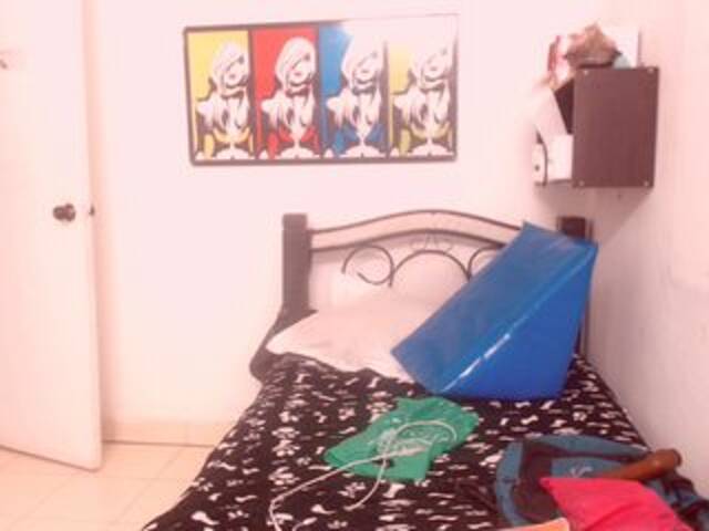 广播屏幕截图 BigBustyBlack