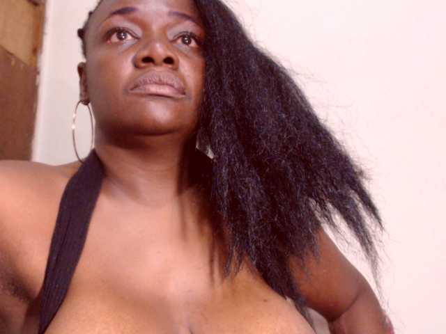 广播屏幕截图 BigBustyBlack