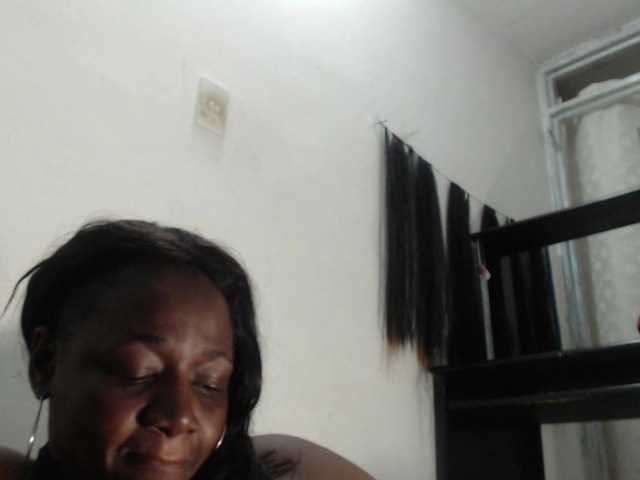 广播屏幕截图 BigBustyBlack