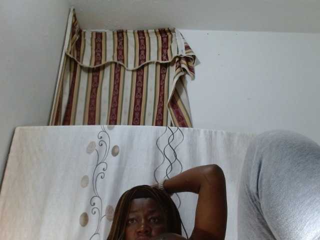 广播屏幕截图 BigBustyBlack