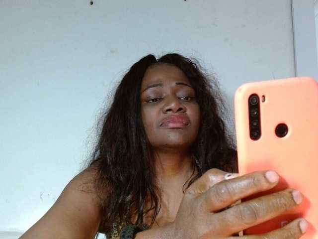 广播屏幕截图 BigBustyBlack