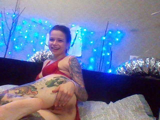 相片 bigdick--fuck inked girl home alone===inked feet=== inked legs===