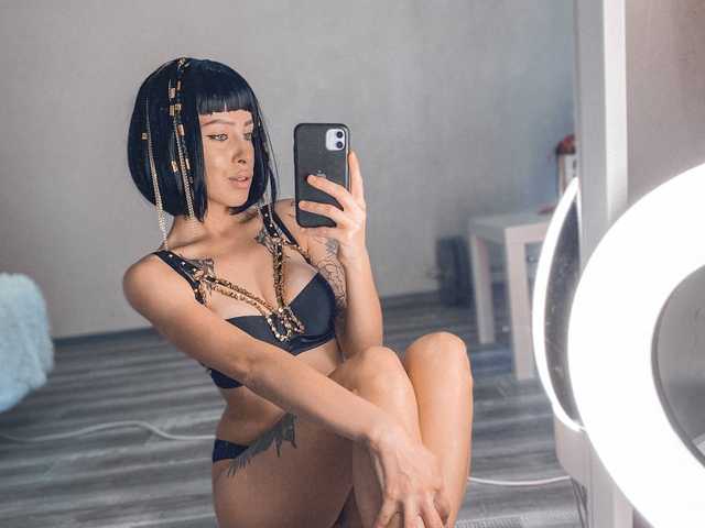 个人资料的照片 PONI_DI