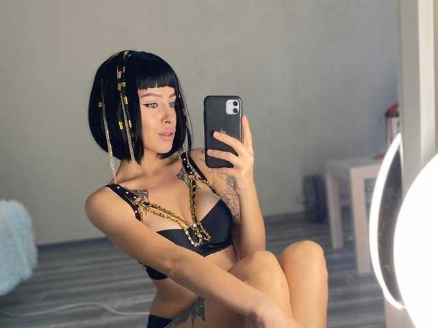 个人资料的照片 PONI_DI
