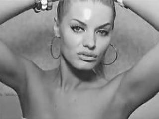 色情视频聊天 blondiestar