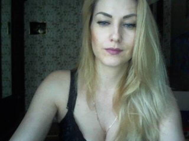 广播屏幕截图 blondyle