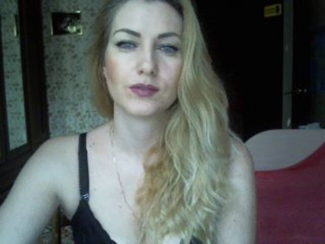 广播屏幕截图 blondyle