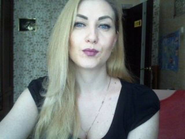 广播屏幕截图 blondyle