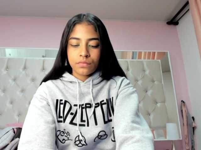 广播屏幕截图 julia-rose