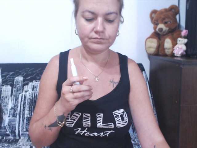 广播屏幕截图 Softhottmilf