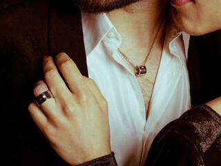 色情视频聊天 Bonniie-Clyde