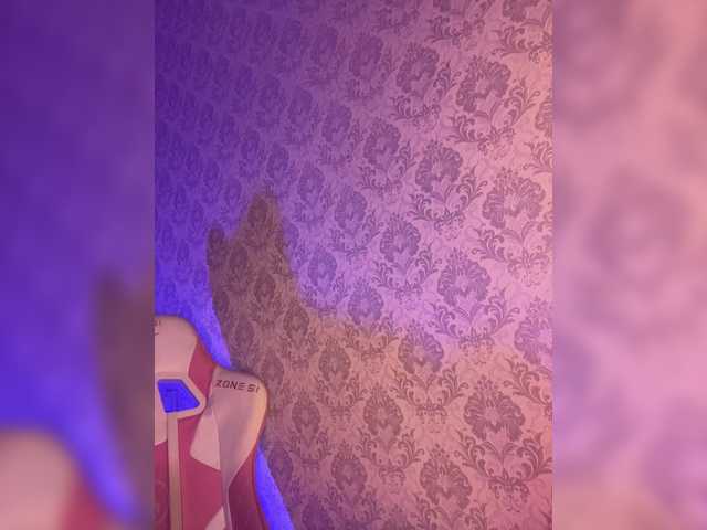 广播屏幕截图 BoredGirl
